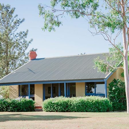 Tranquil Vale Vineyard Hotel Luskintyre Exterior photo