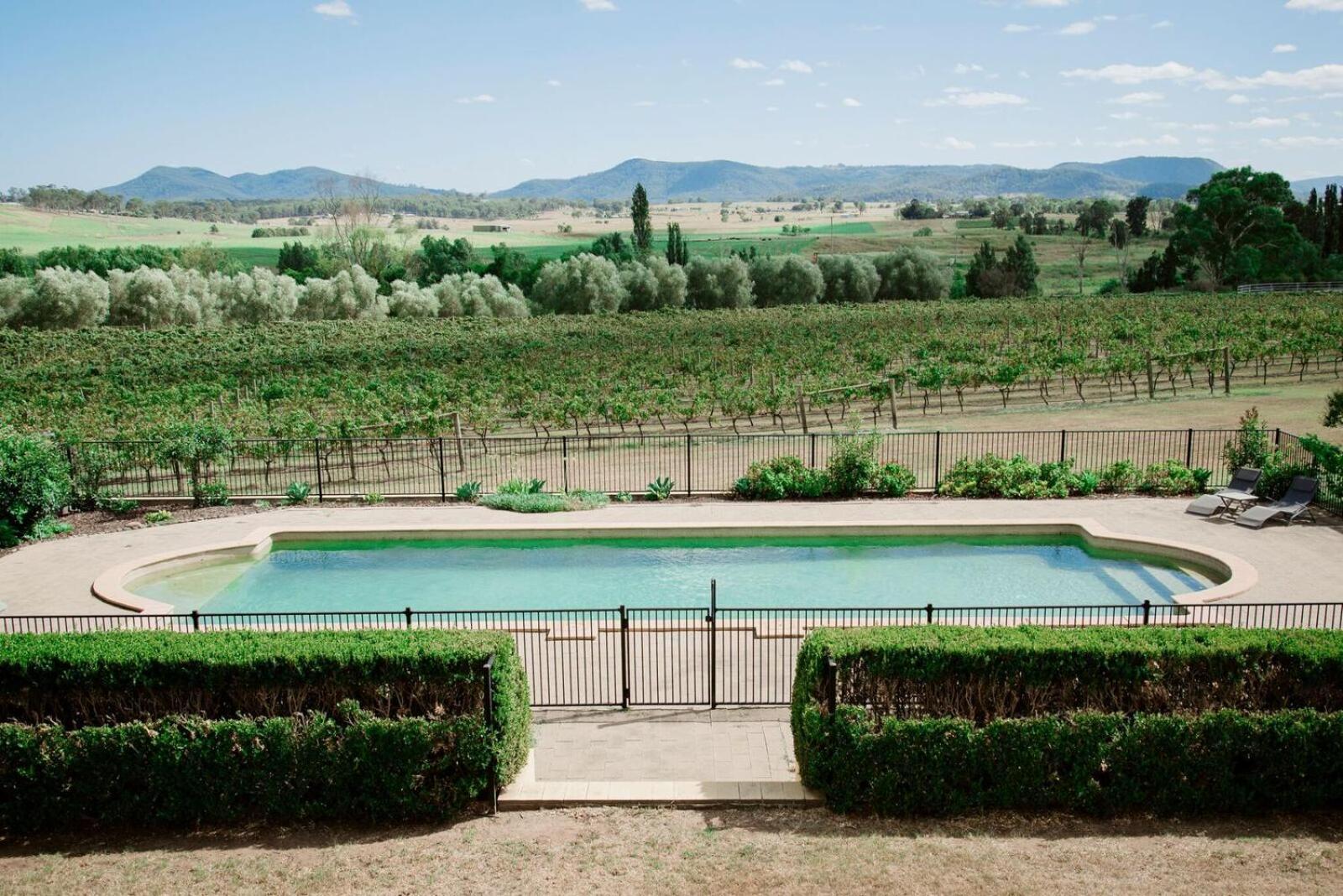 Tranquil Vale Vineyard Hotel Luskintyre Exterior photo