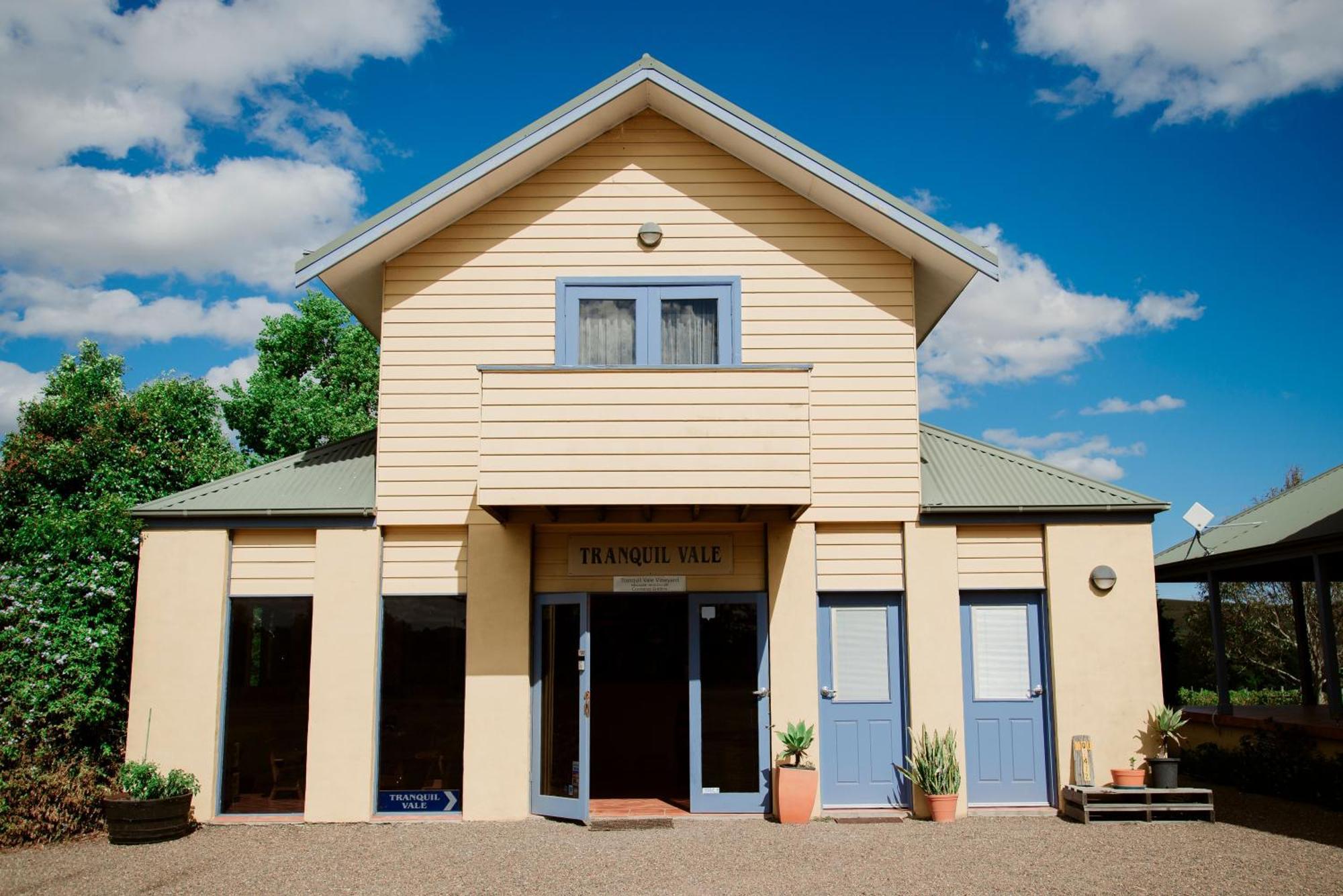 Tranquil Vale Vineyard Hotel Luskintyre Exterior photo