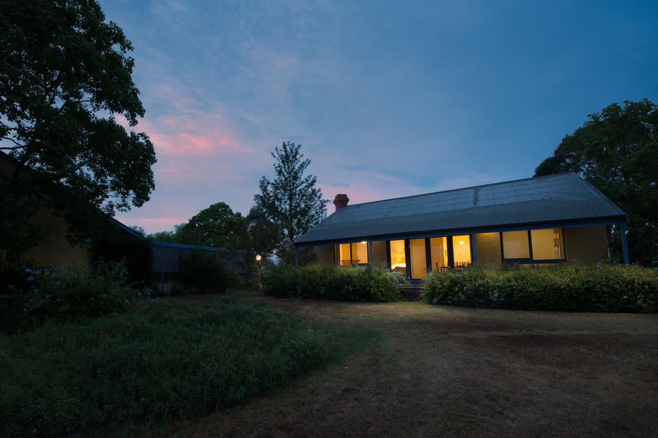 Tranquil Vale Vineyard Hotel Luskintyre Exterior photo