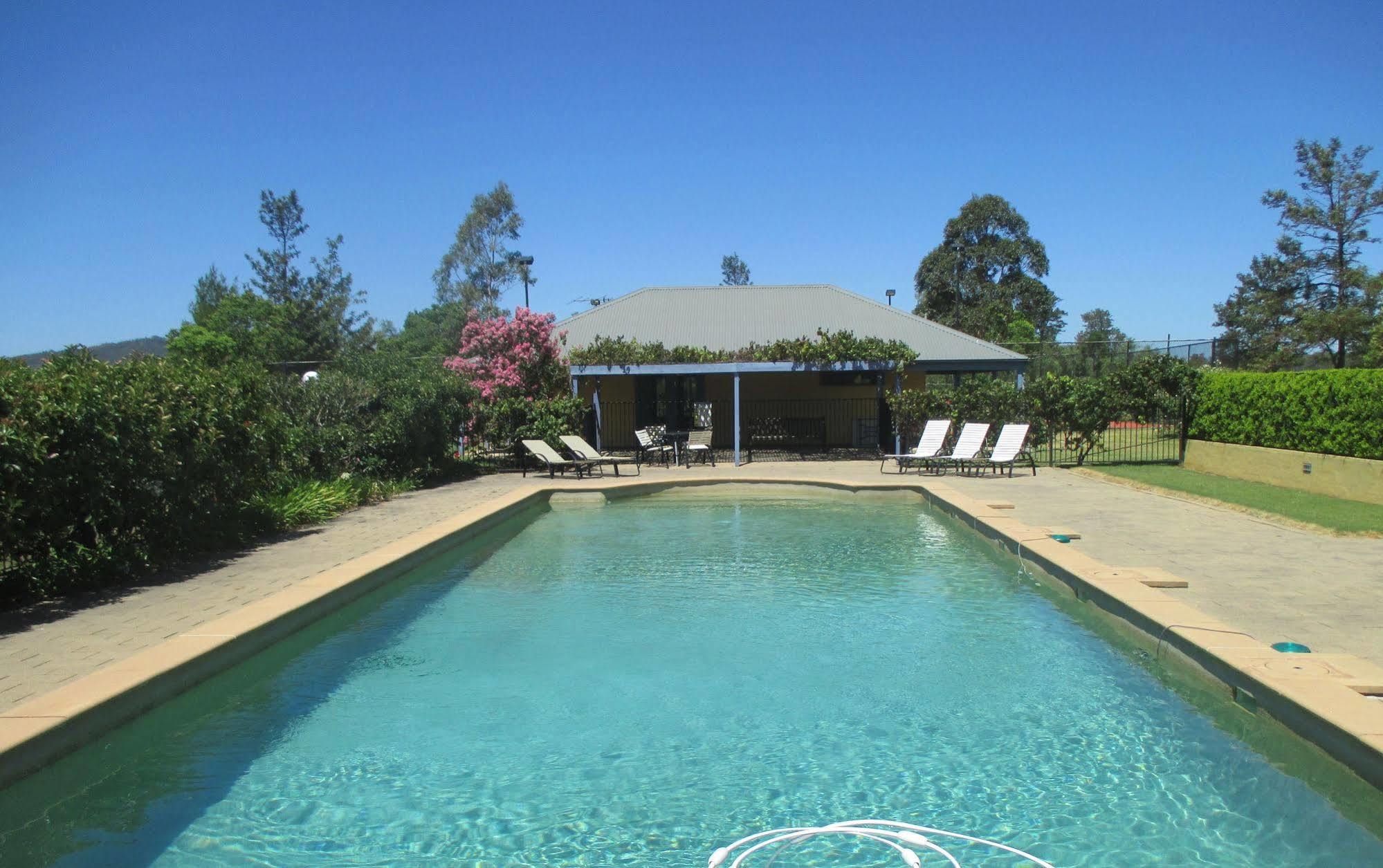 Tranquil Vale Vineyard Hotel Luskintyre Exterior photo